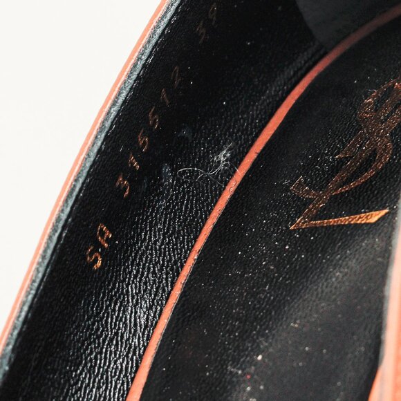 Saint Laurent Nude Beige Stingray-Stamped Leather Pumps - Picture 10 of 11